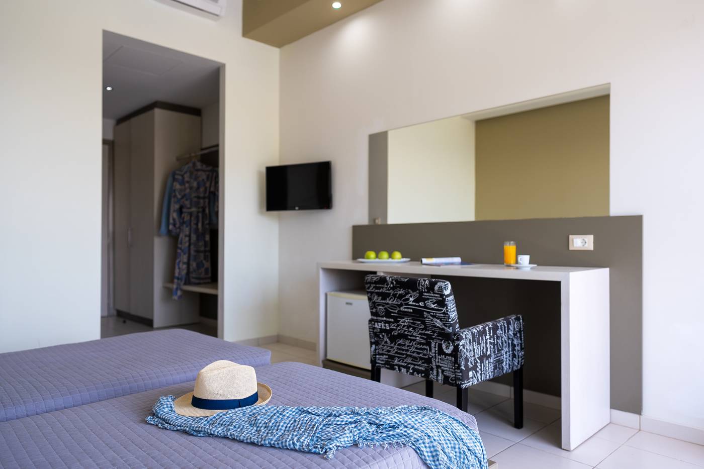 Cathrin-Hotel-Room-18