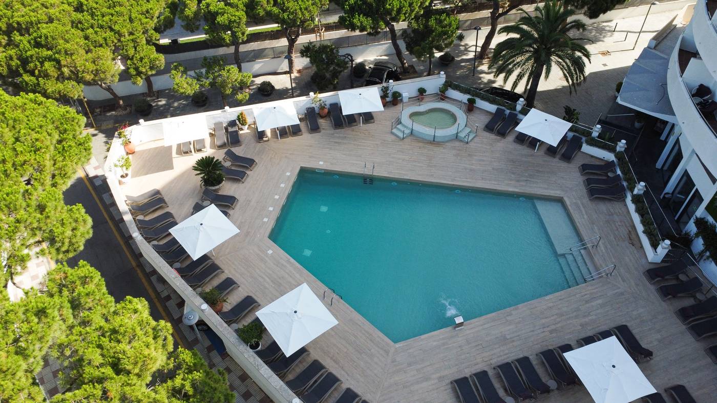 12.06.25 Hotel Aromar