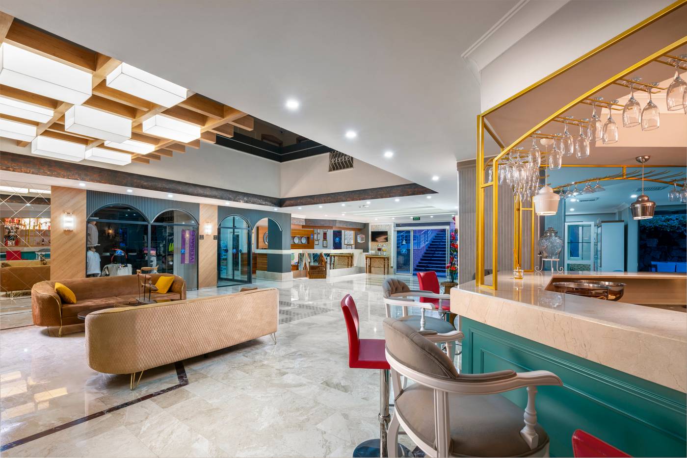 CLUB BIG BLUE SUITE HOTEL