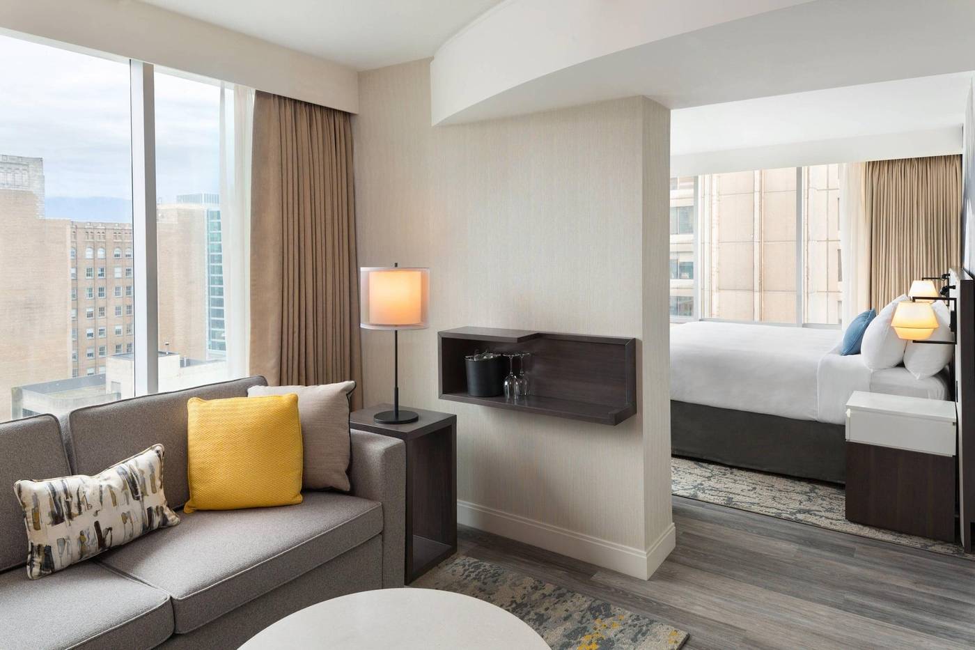 Delta-Hotels-By-Marriott-Vancouver-Downtown-Suites-Room-22