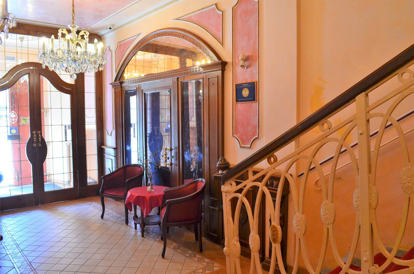 Renesance Krasna Kralovna-Czech Republic-KARLOVY VARY-Lobby-5