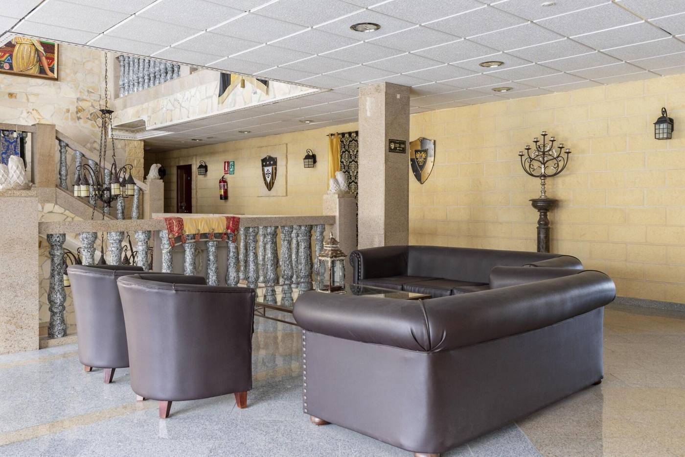 Hotel-Plaza-del-Castillo-Lobby-54