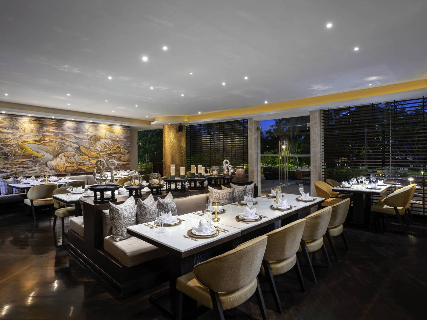 Hilton-Phuket-Arcadia-Resort---Spa-Restaurant-57