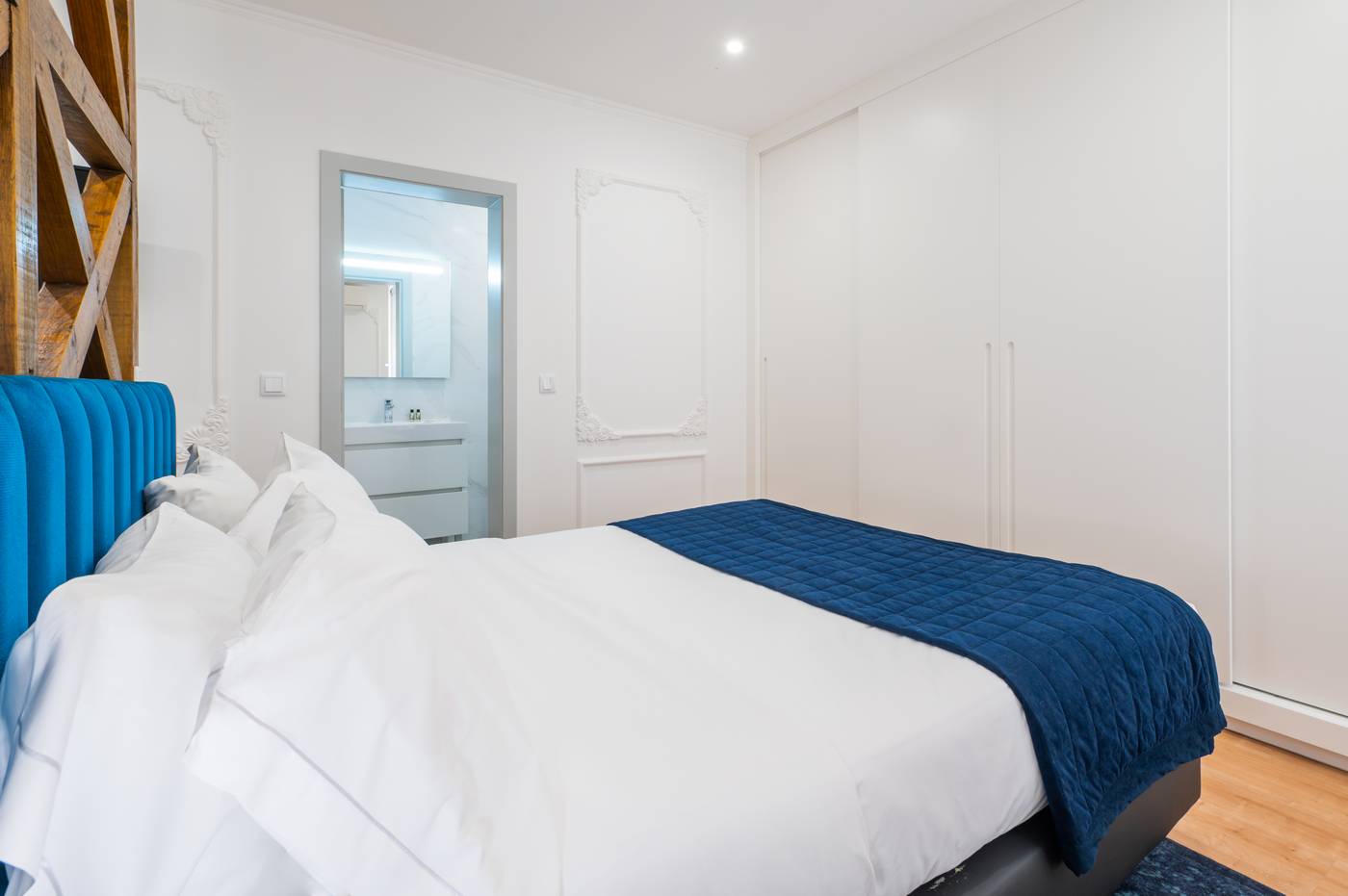 Via-Augusta-129-Room-21