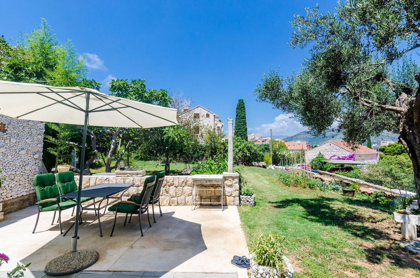 Apartments---Rooms-V-M-Room-3