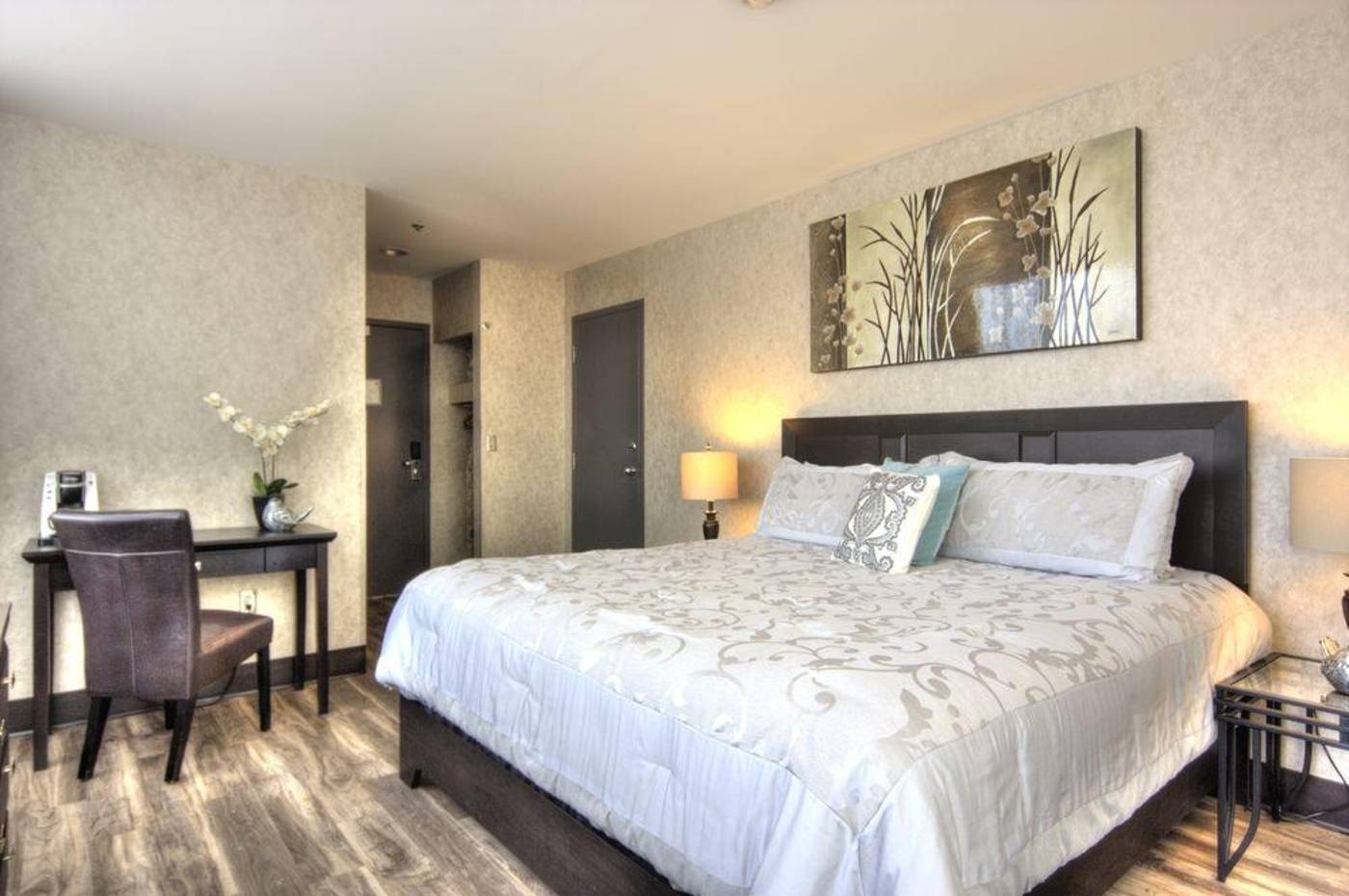 The-Lonsdale-Quay-General-view-25