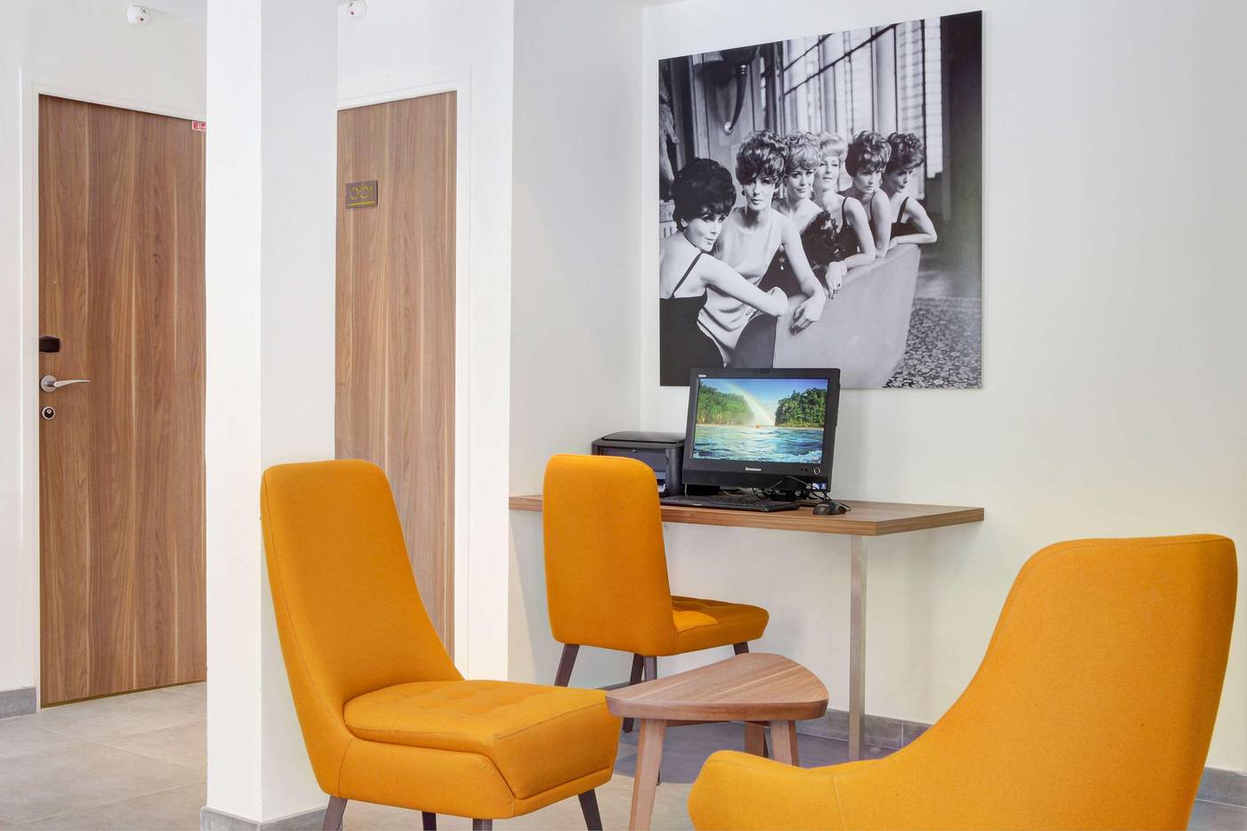 Best-Western-Plus-61-Paris-Nation-Hotel-Lobby-8