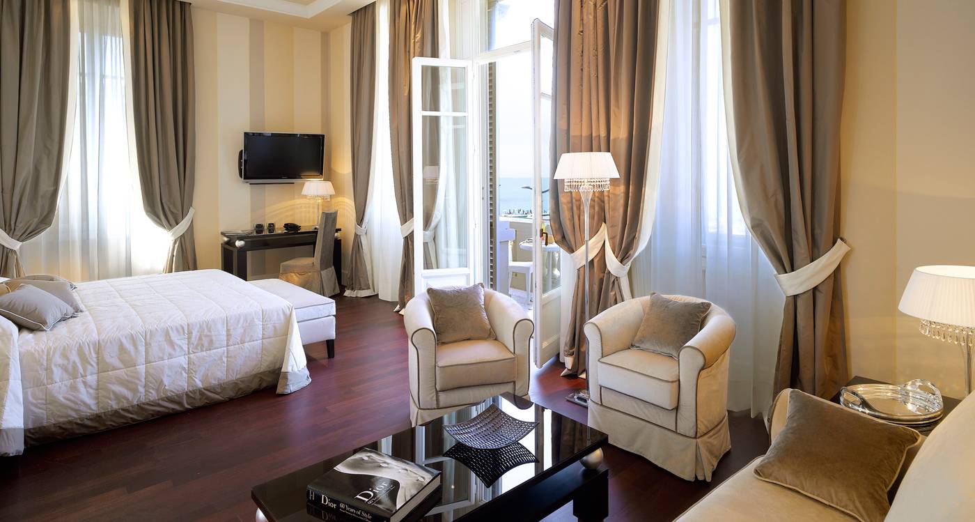 Grand-Hotel-Palazzo-Livorno-Room-17