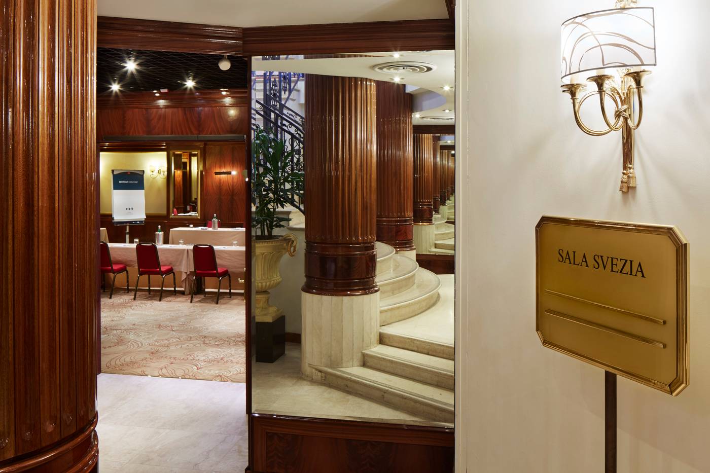 Unahotels-Scandinavia-Milano-General-view-2