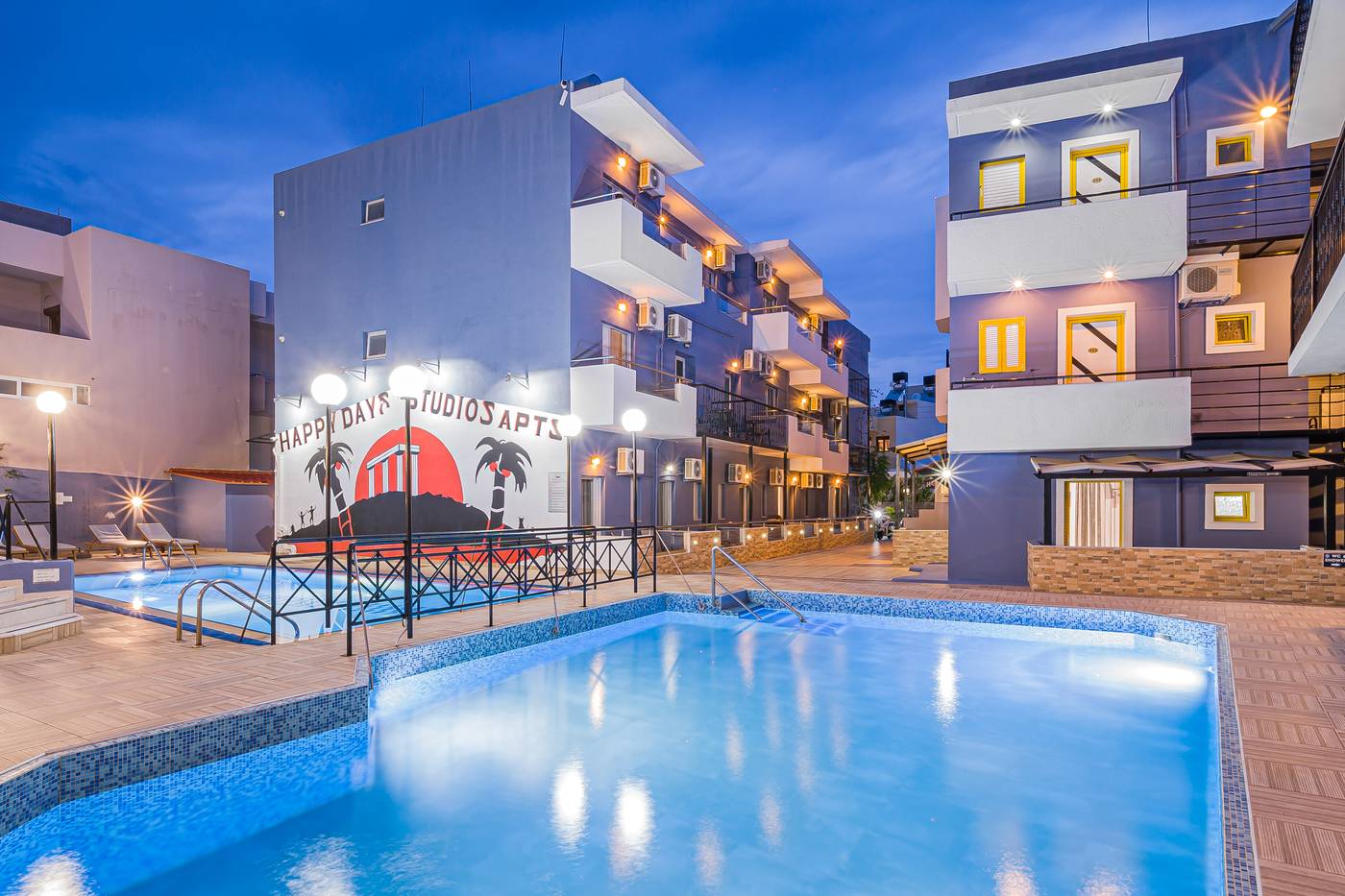 Happy-Days-Studios-Pool-2