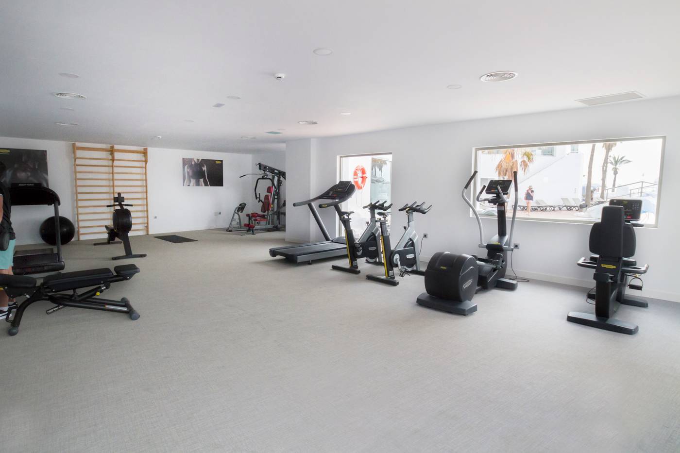 Ibersol-Torremolinos-Beach-Sports-and-Entertainment-58