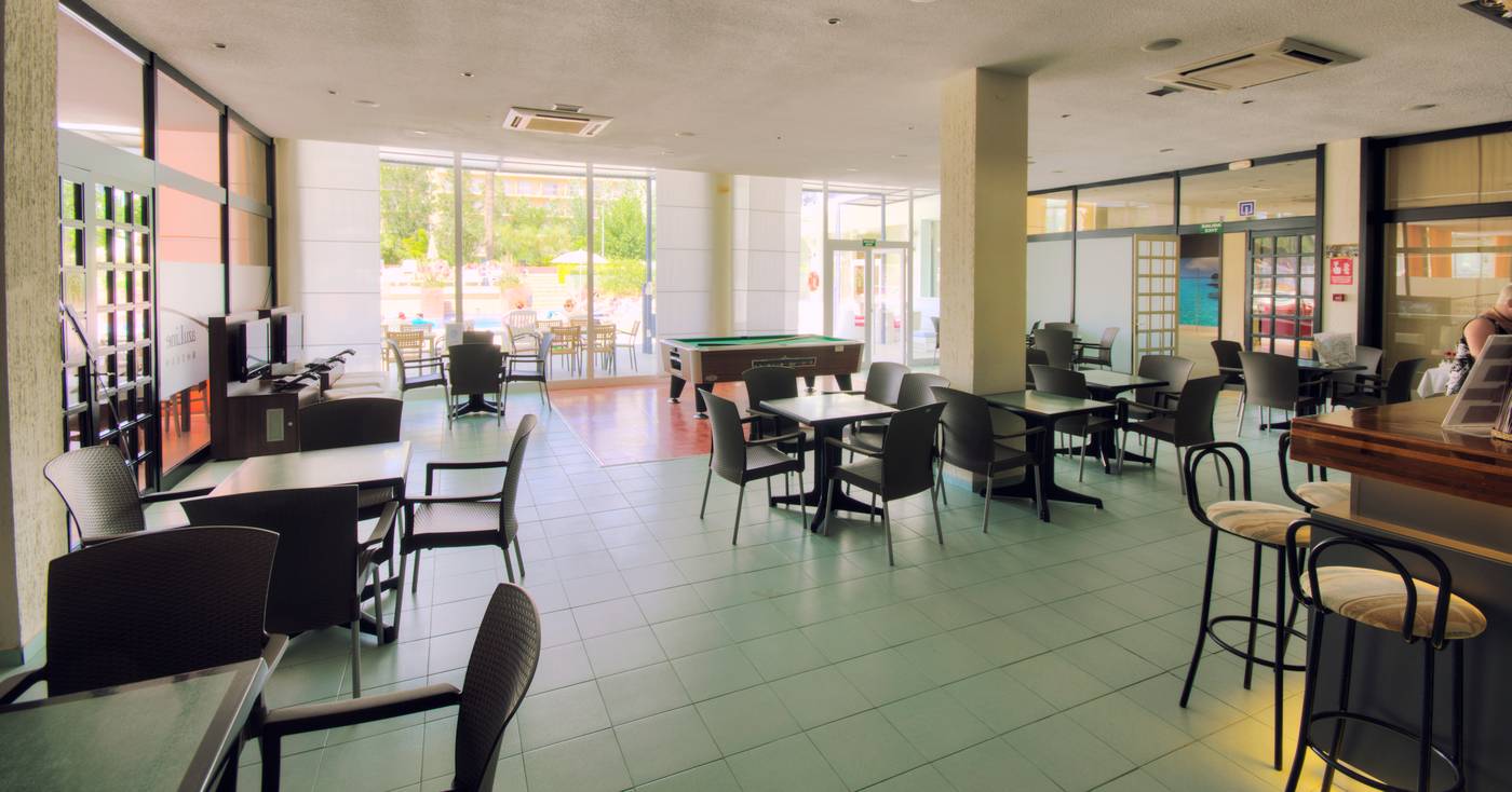 Azuline-Hotel-Pacific-Bar-32