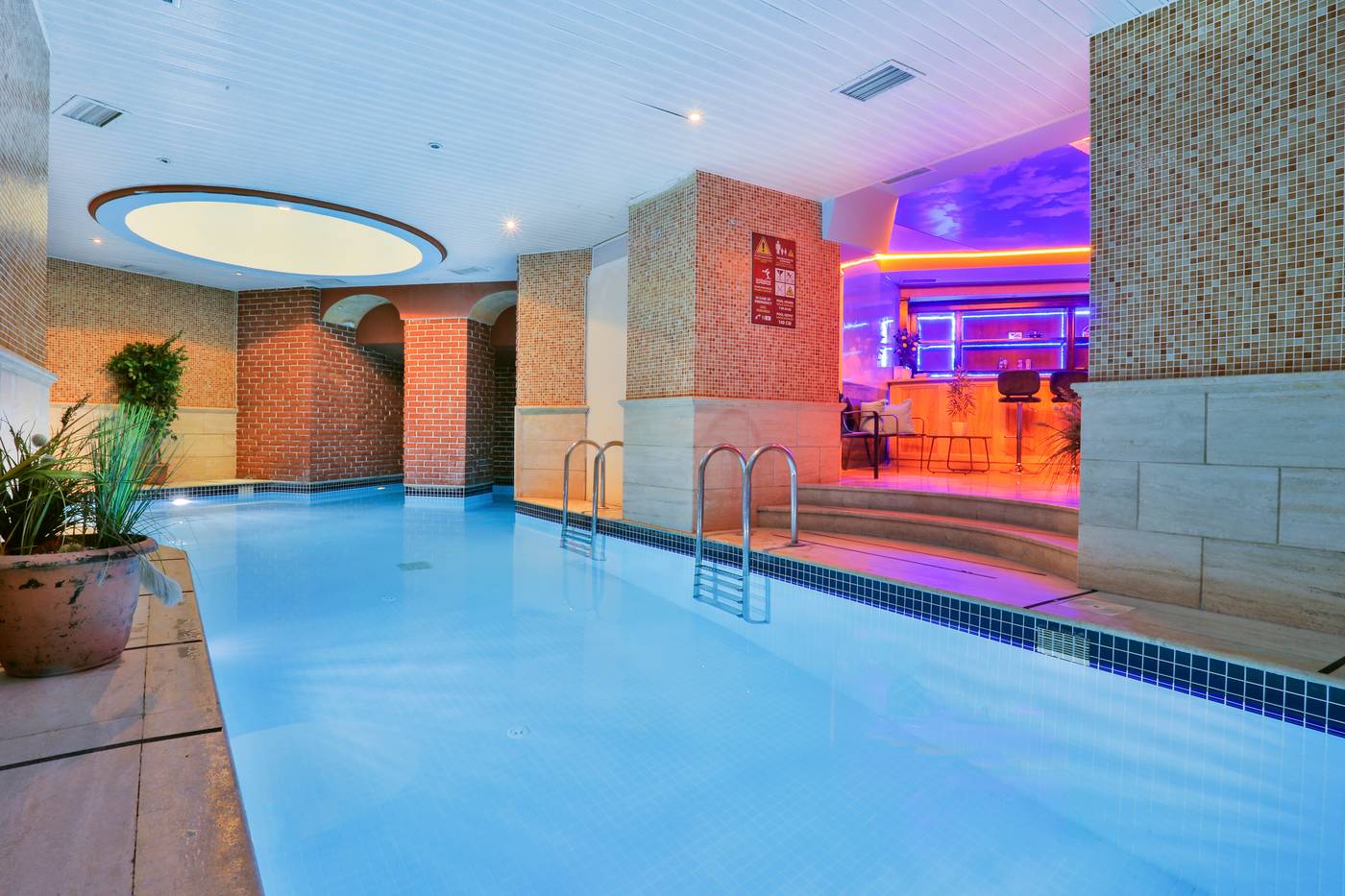 Orient-Express-Hotel-Pool-35