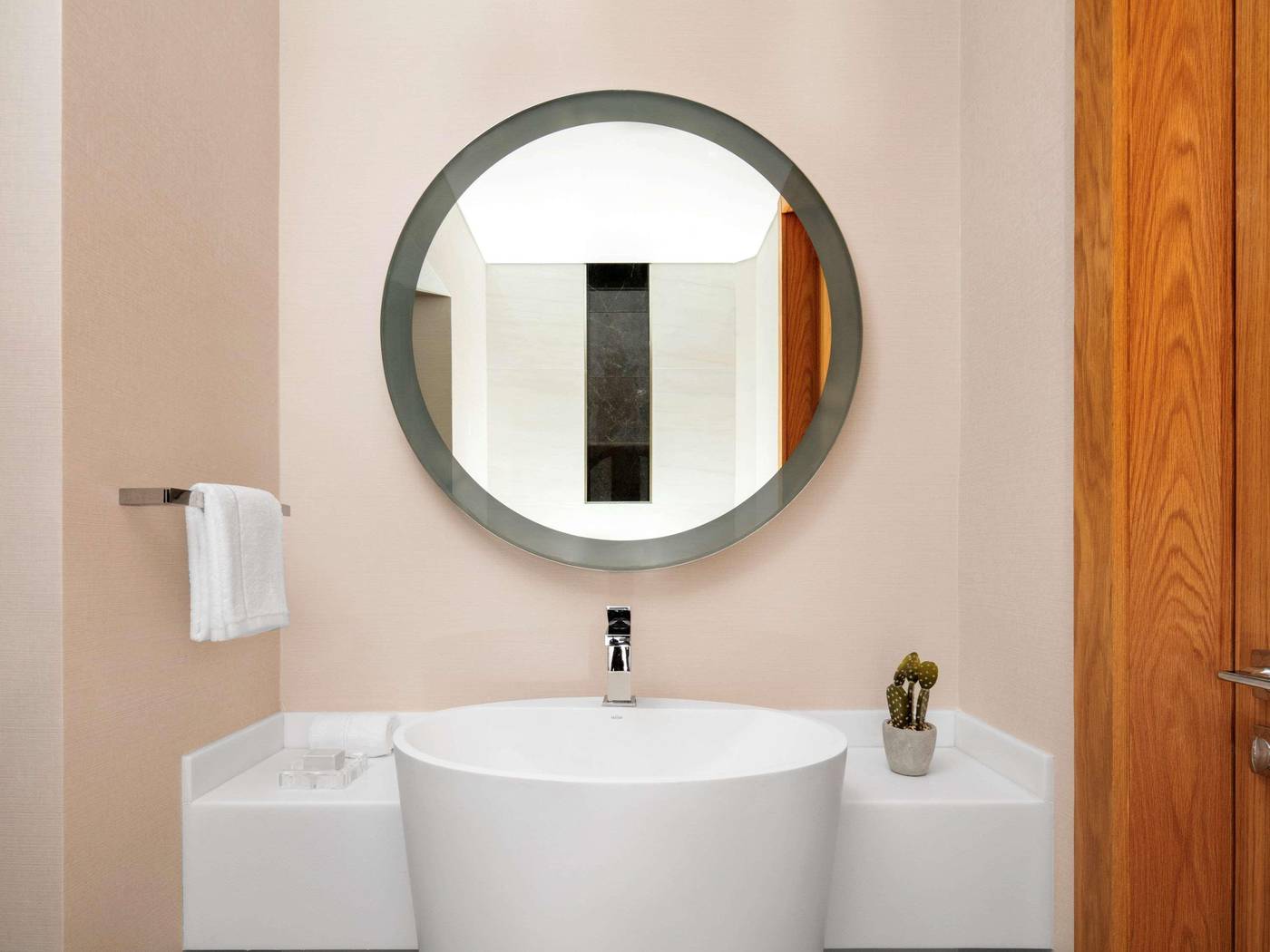 SLS-Dubai-Hotel---Residences-Room-47