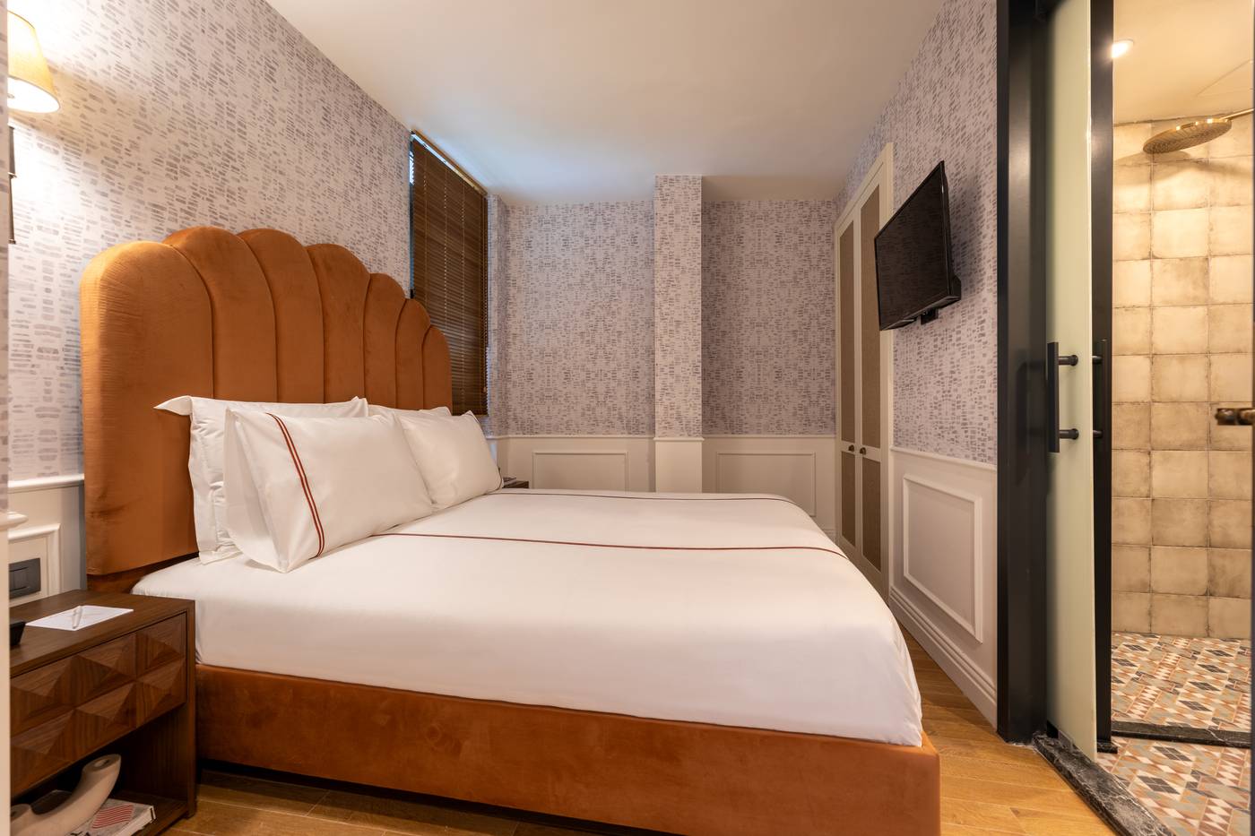 Khai-Hotel-Karakoy-Room-16