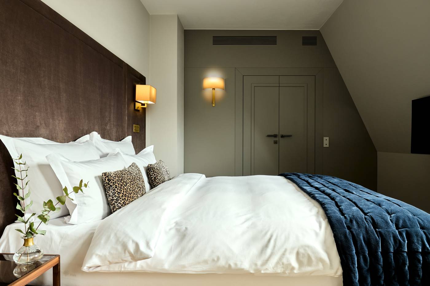 H15-Luxury-Palace-Room-30