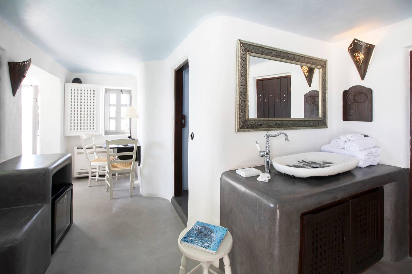 Ducato-Di-Oia-Room-8