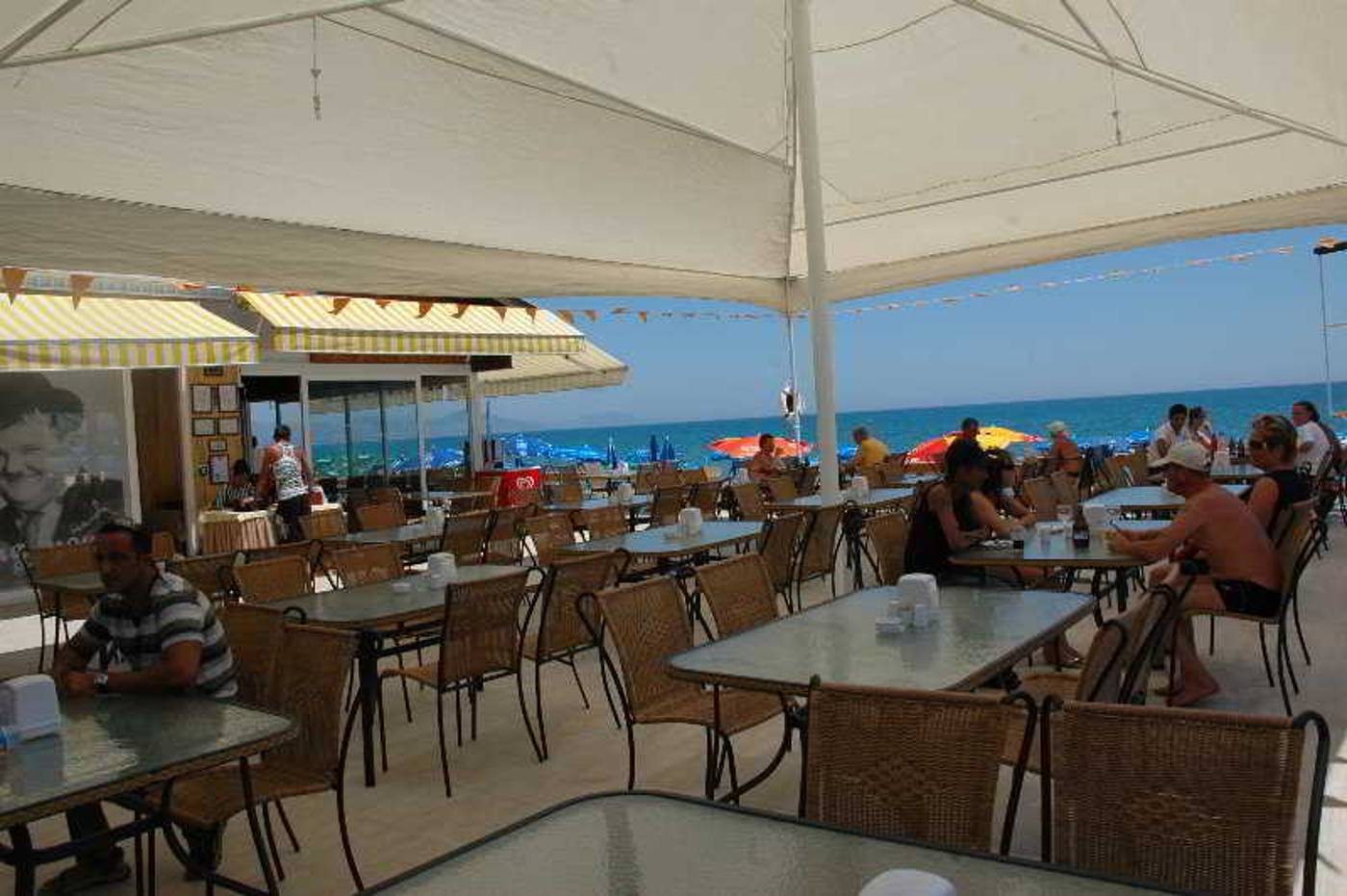 Best-Beach-Hotel-Bar-14