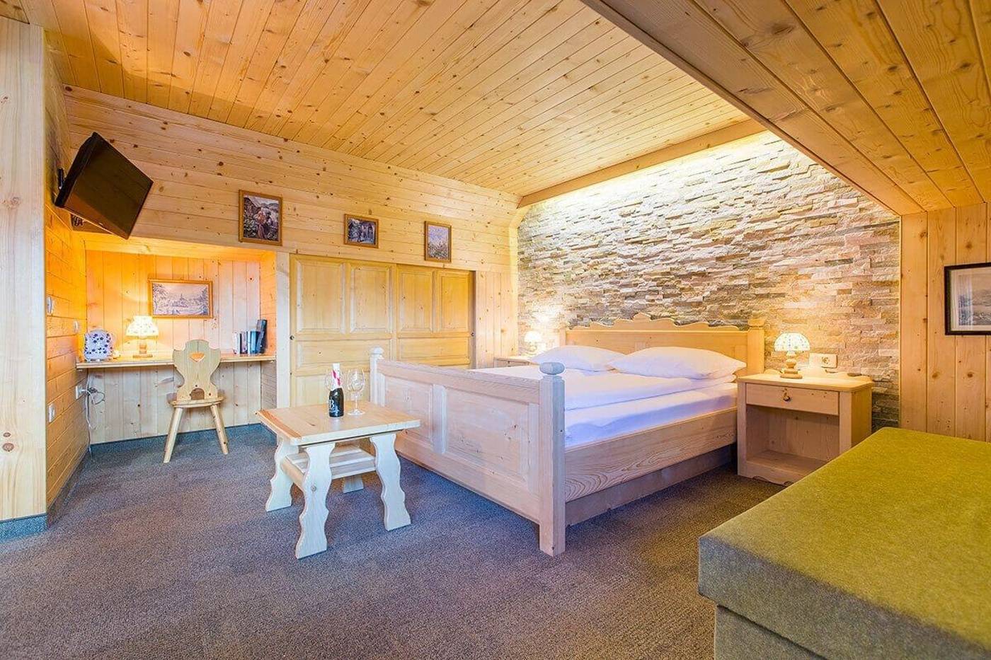 Berc Garni Penzion-Slovenia-BLED -Room-9