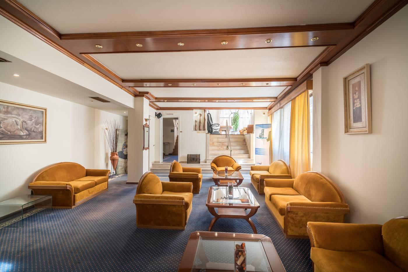 Diana-Hotel-Lobby-48