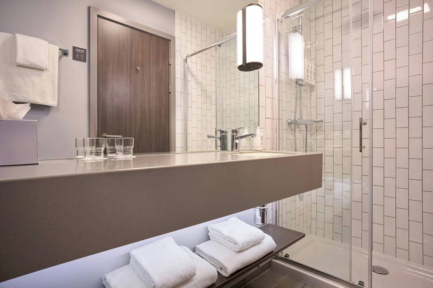 Moxy-Dublin-City-Room-41