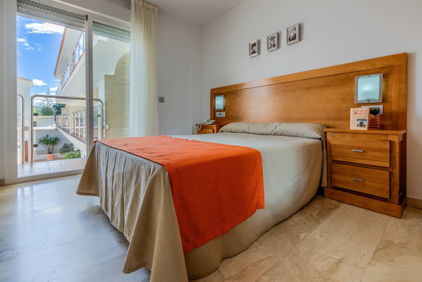 Loto-Conil-Apartamentos-Room-22