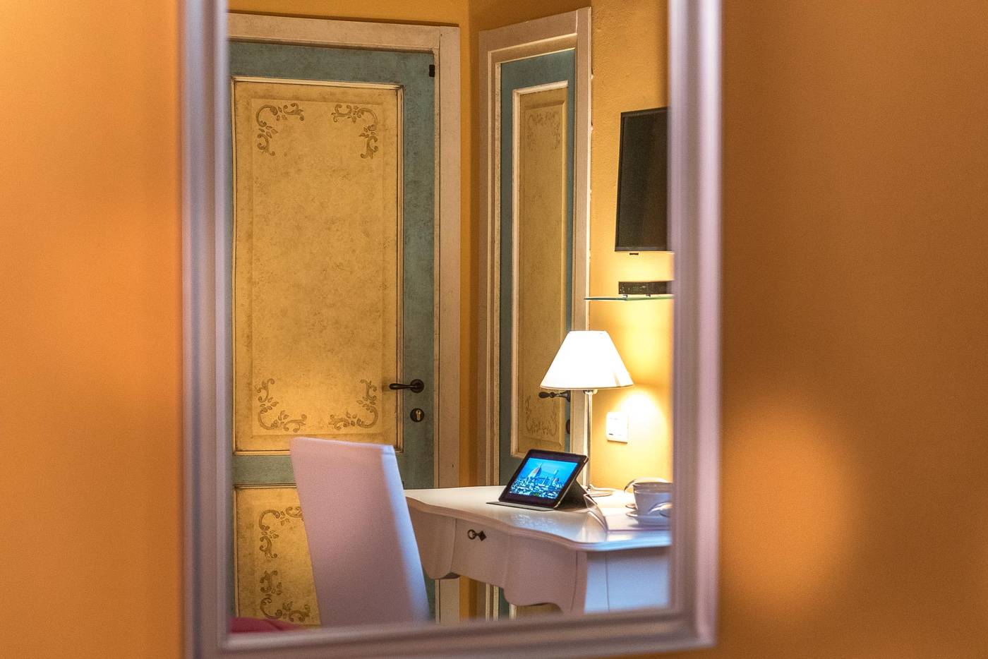 Residenza-Conte-di-Cavour-Luxury-Rooftop-Room-12