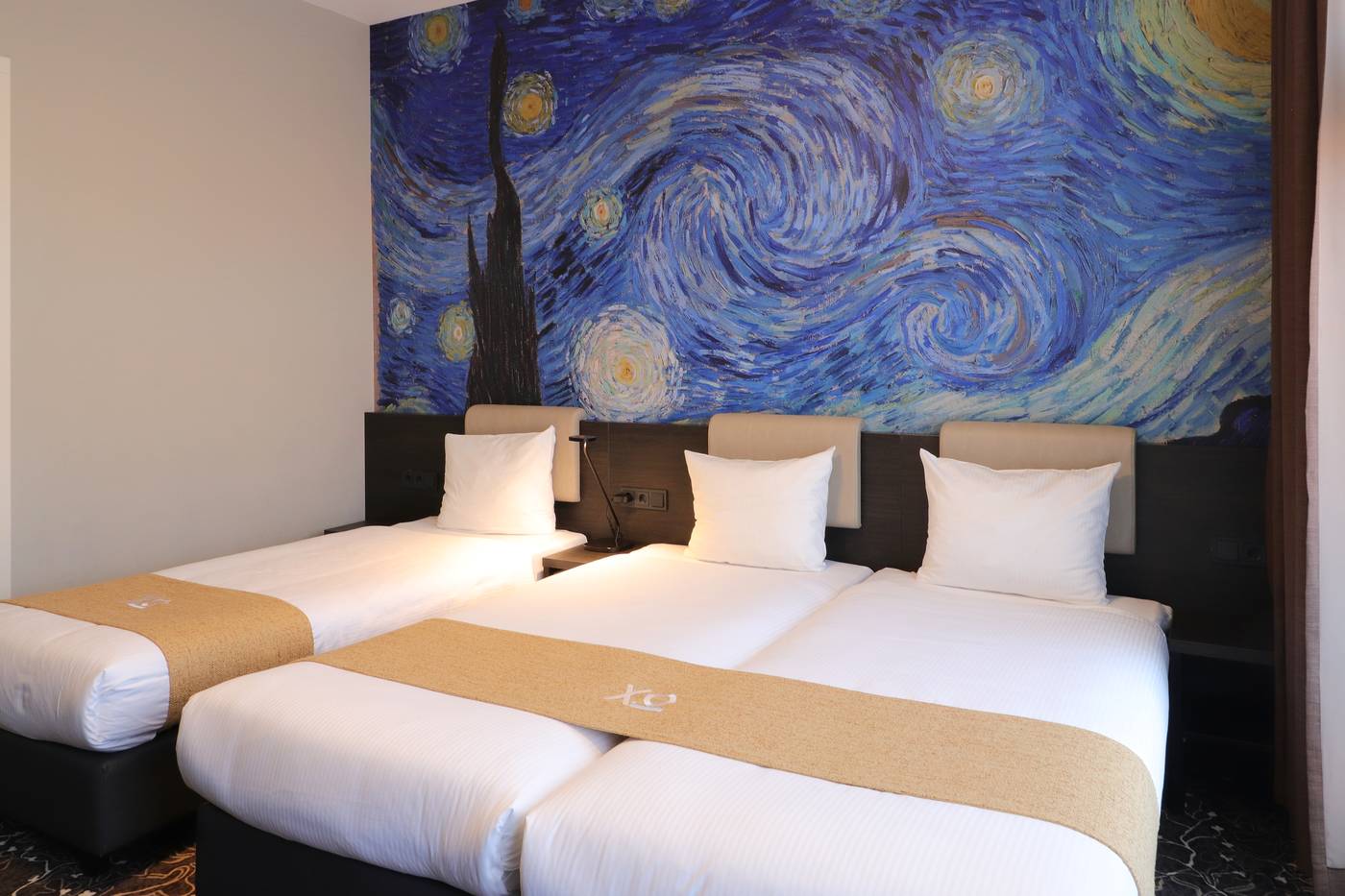 Hotel-Van-Gogh-Room-18