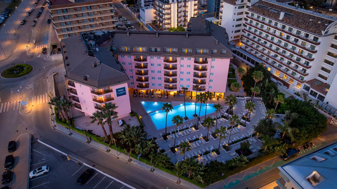 Aqua-Hotel-Montagut-Suites-General-view-8