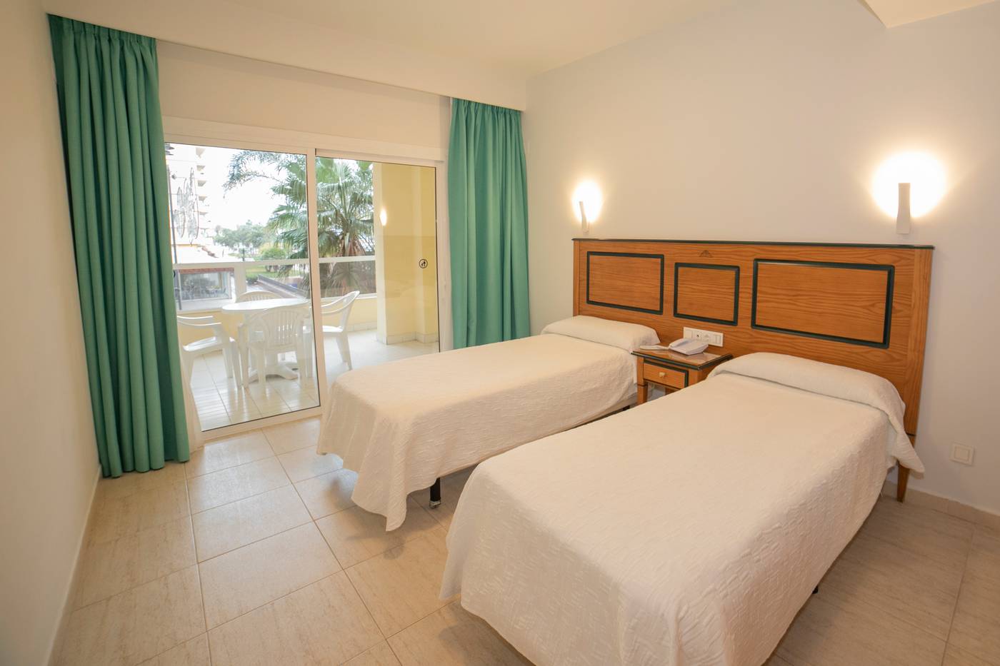 Pyr-Fuengirola-Room-21