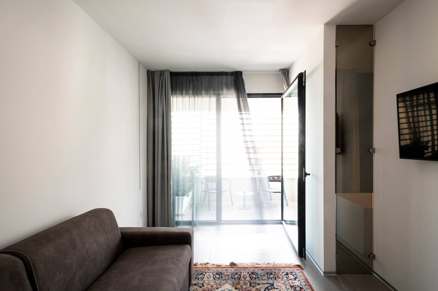 Alkamuri-Posh-Hotel---Spa-Room-42