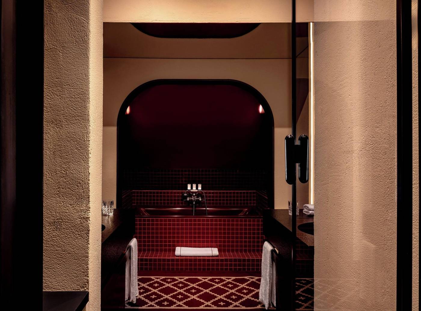 Sinner-Paris-Room-28