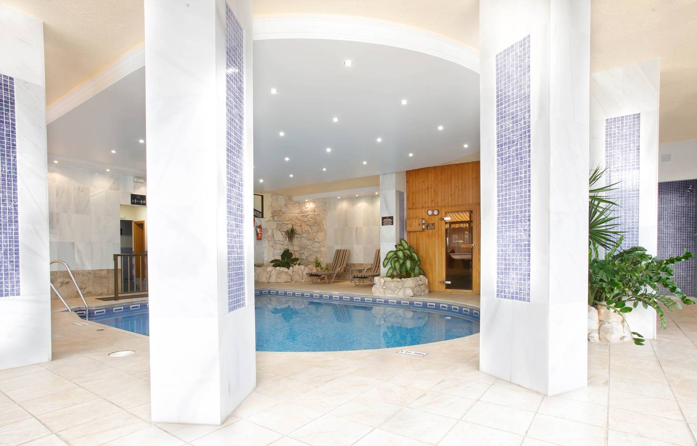 Macdonald-Villacana-Club-Pool-49
