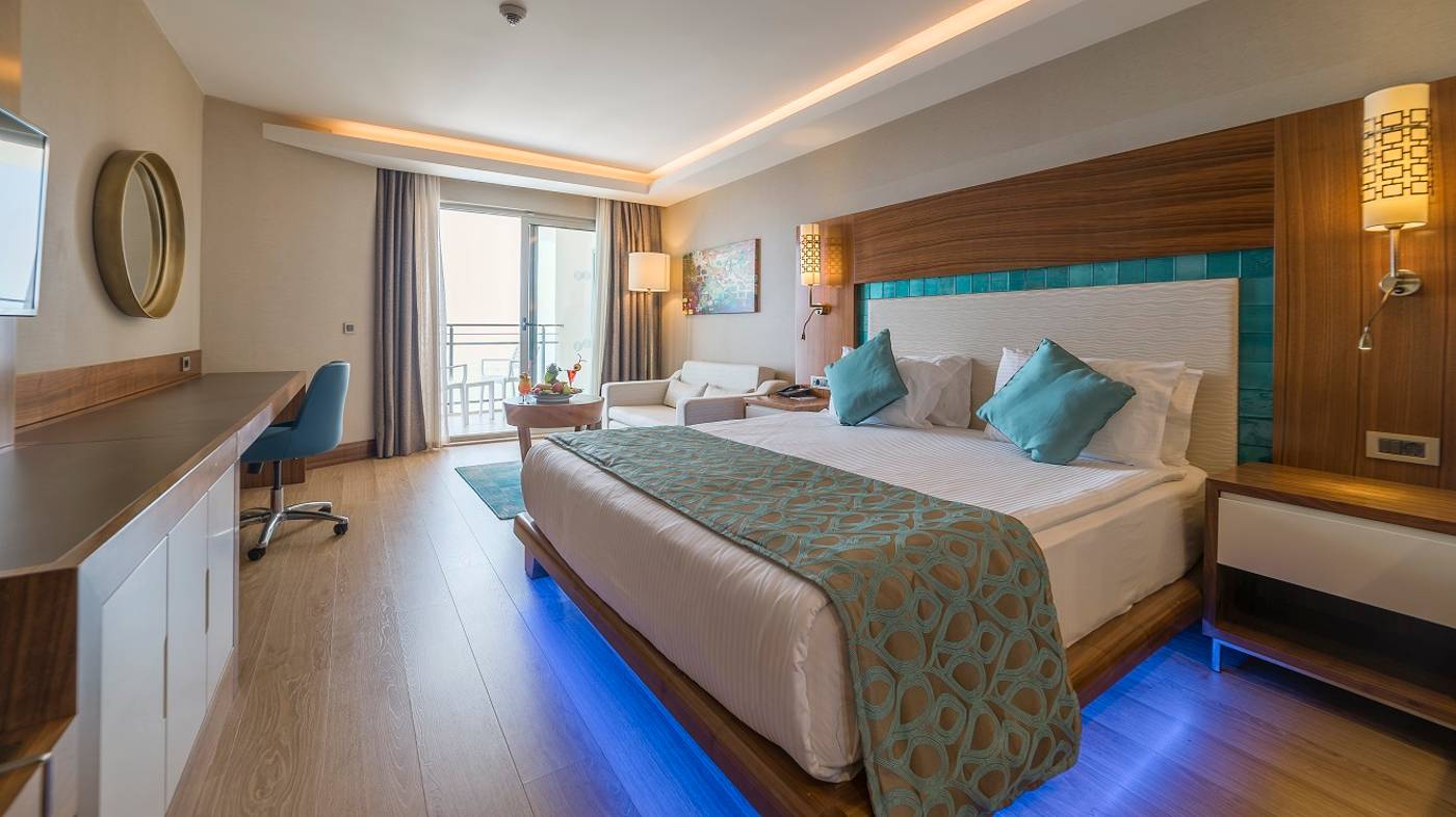 Ramada-Resort-by-Wyndham-Kusadasi---Golf-Room-22