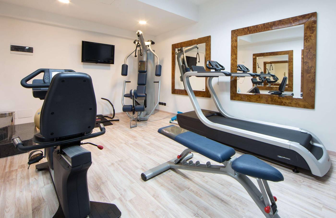 BEST-WESTERN-Hotel-Rivoli-Sports-and-Entertainment-59