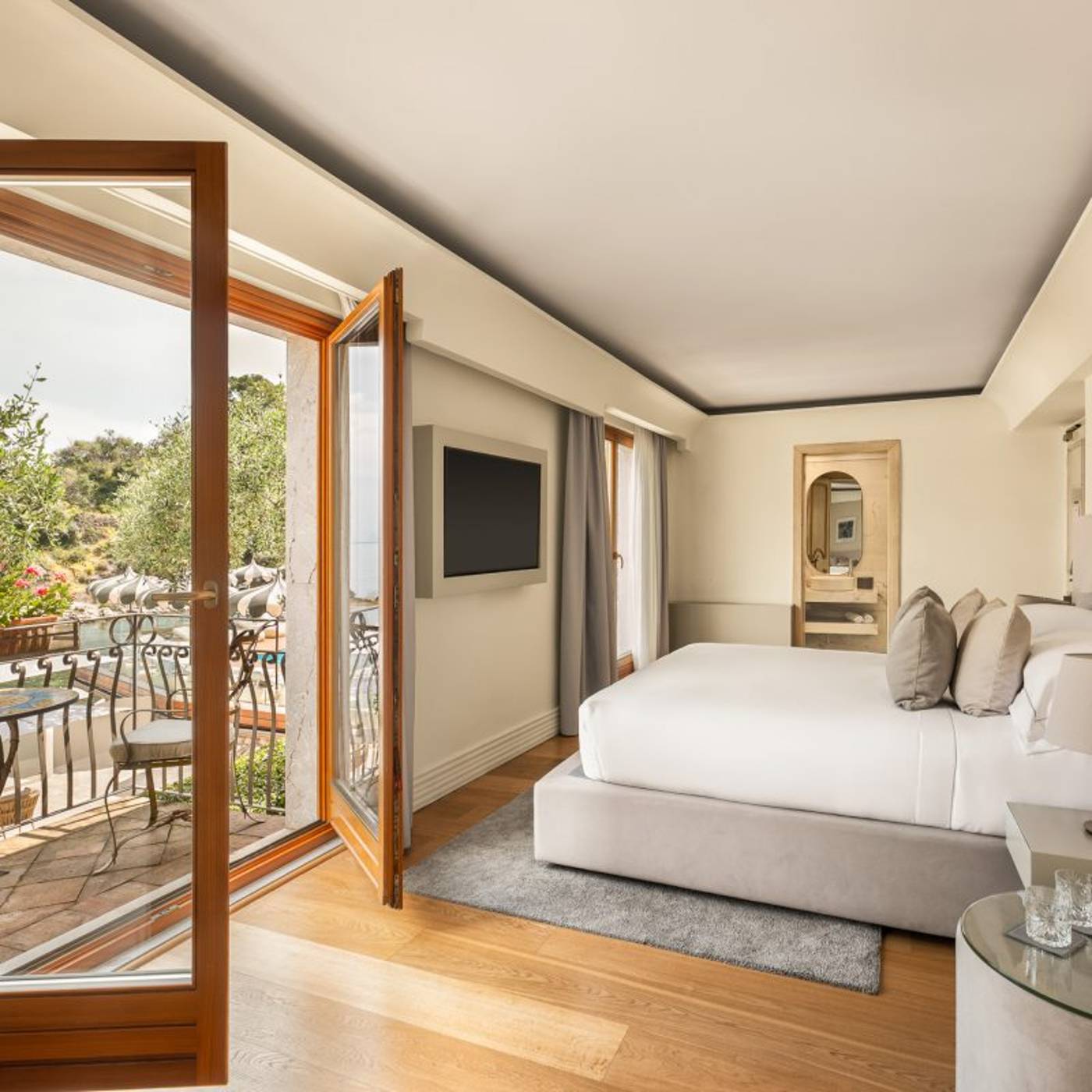 Grand-Hotel-Atlantis-Bay-Room-15