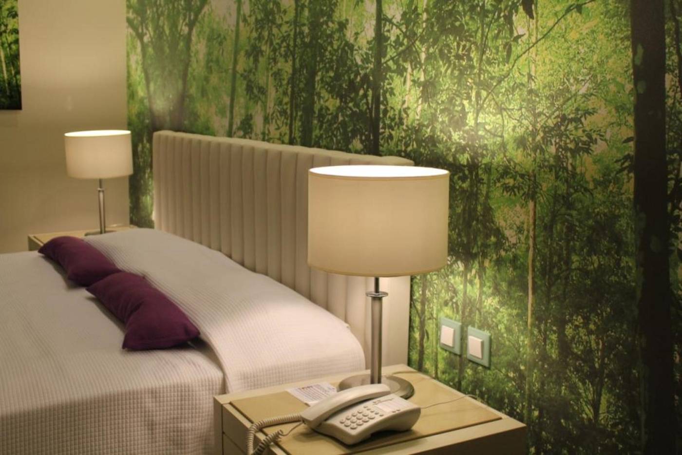 Eden-Roc-Resort-Hotel-Room-36