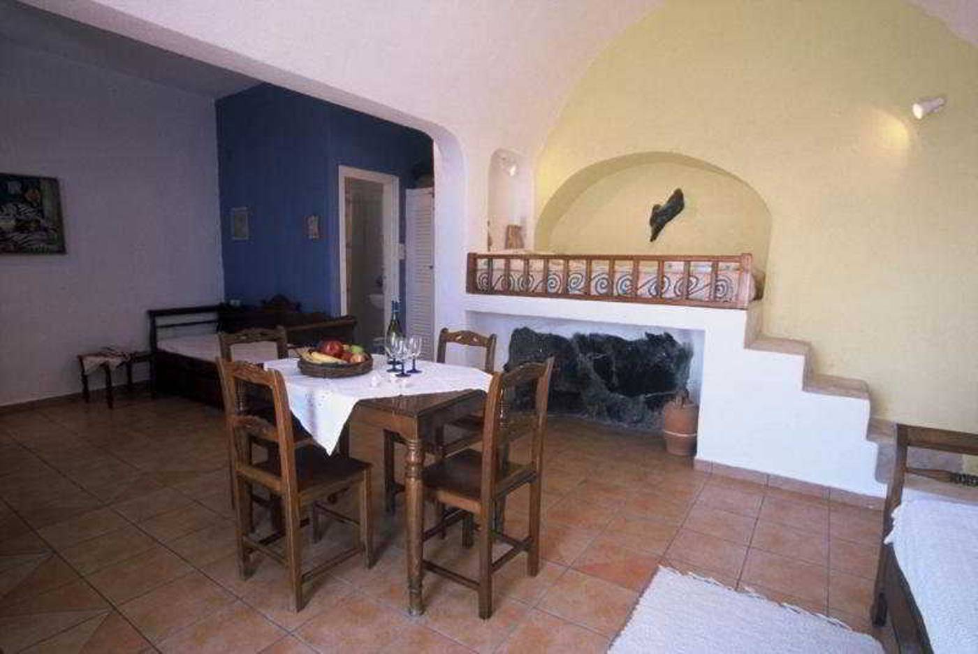 Krokos-Villas-Apts-Room-15