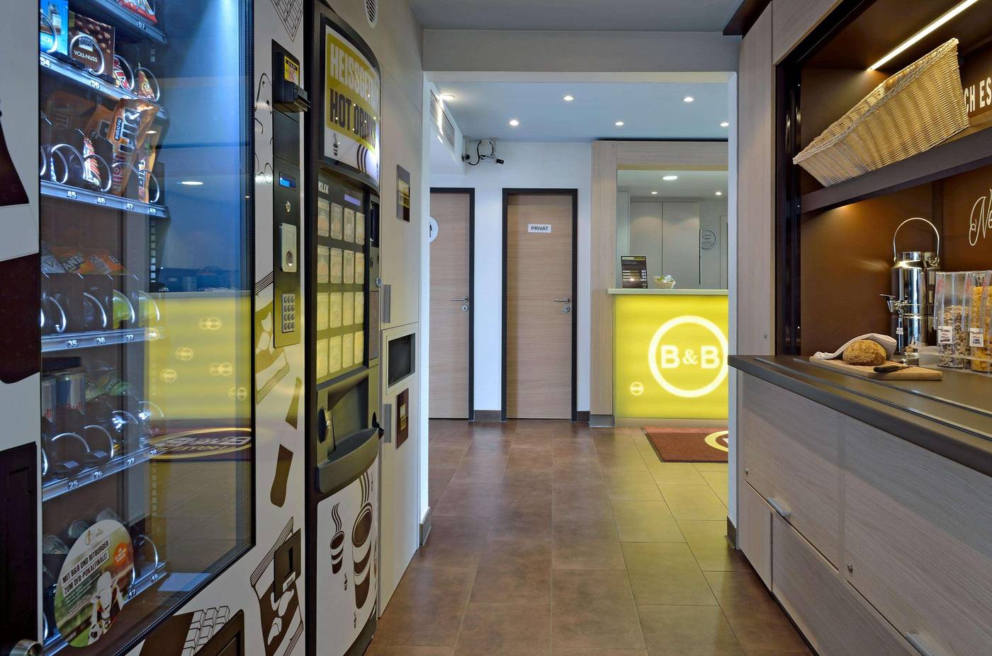 B-B-Hotel-Berlin-Sud-Genshagen-Lobby-12