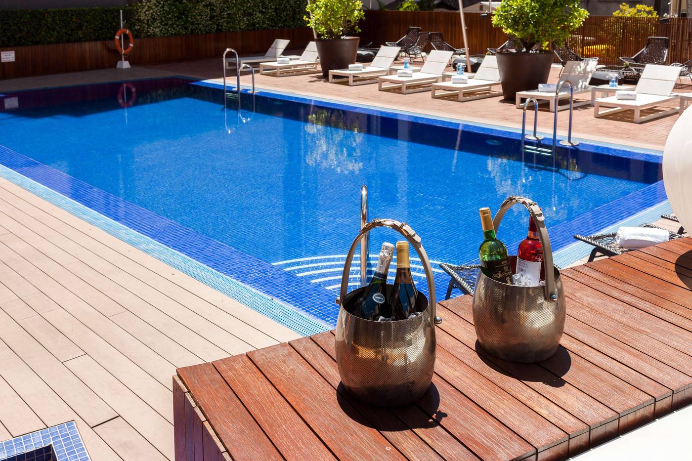 Hotel-Wellington-Madrid-Pool-90