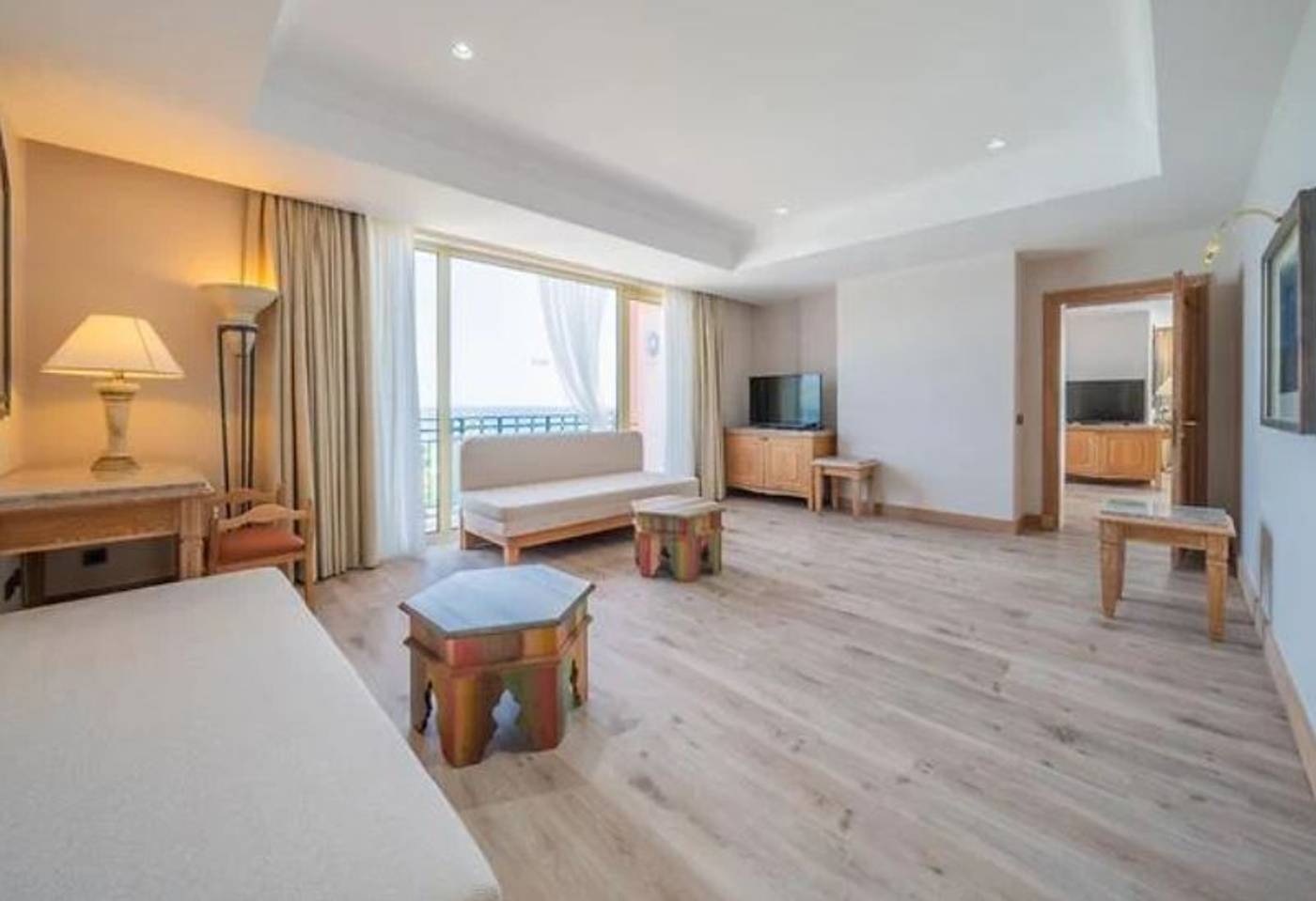 The-Norm-Oriental-Room-32