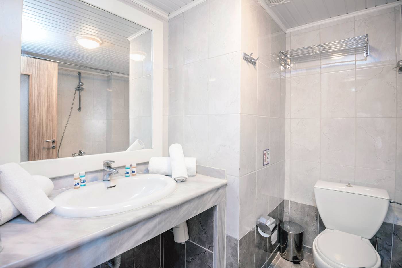 Atlantis-Hotel-Room-54