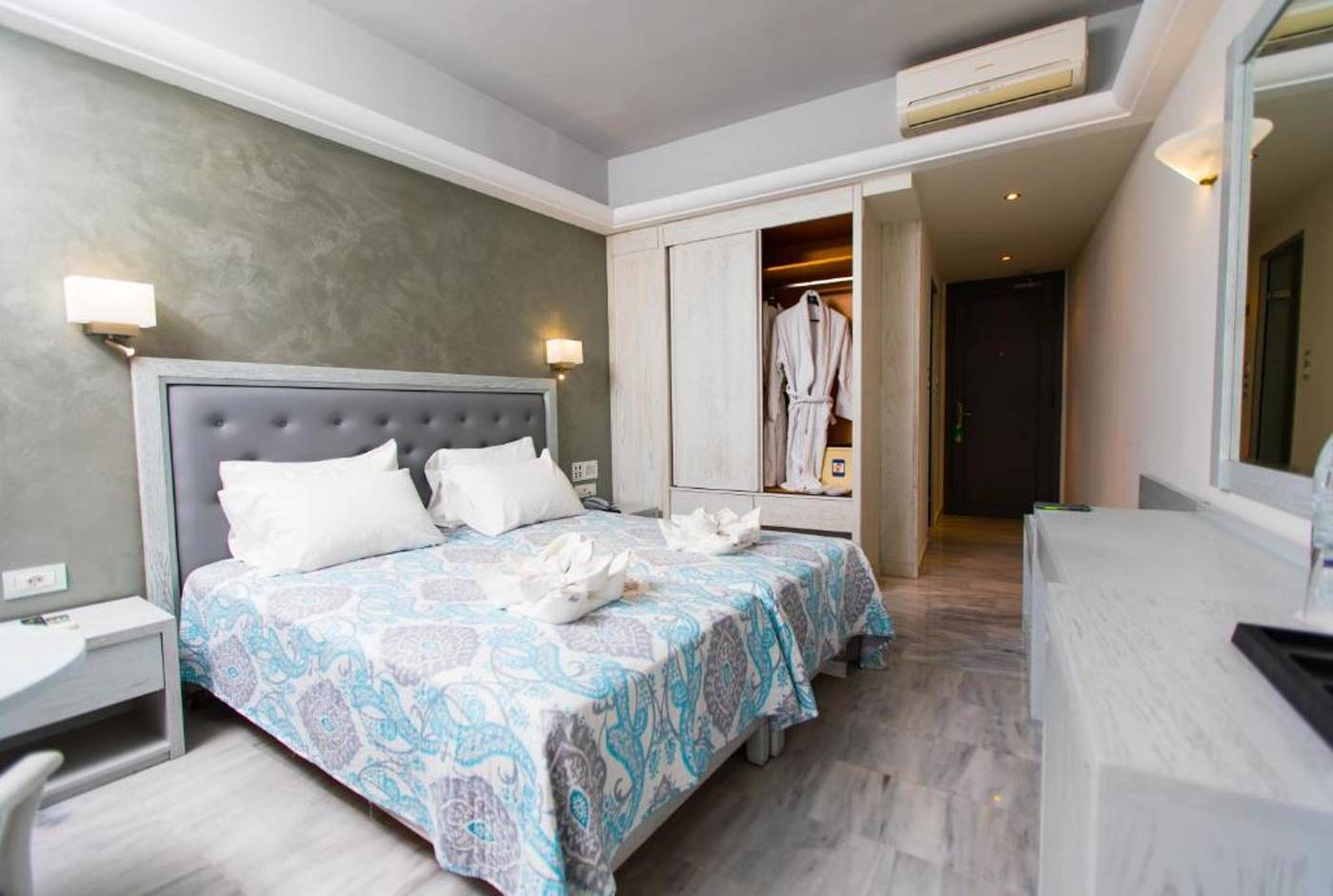 Anita-Beach-Room-18