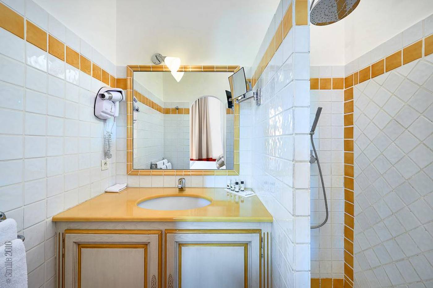 La-Bastide-Du-Port-Room-10