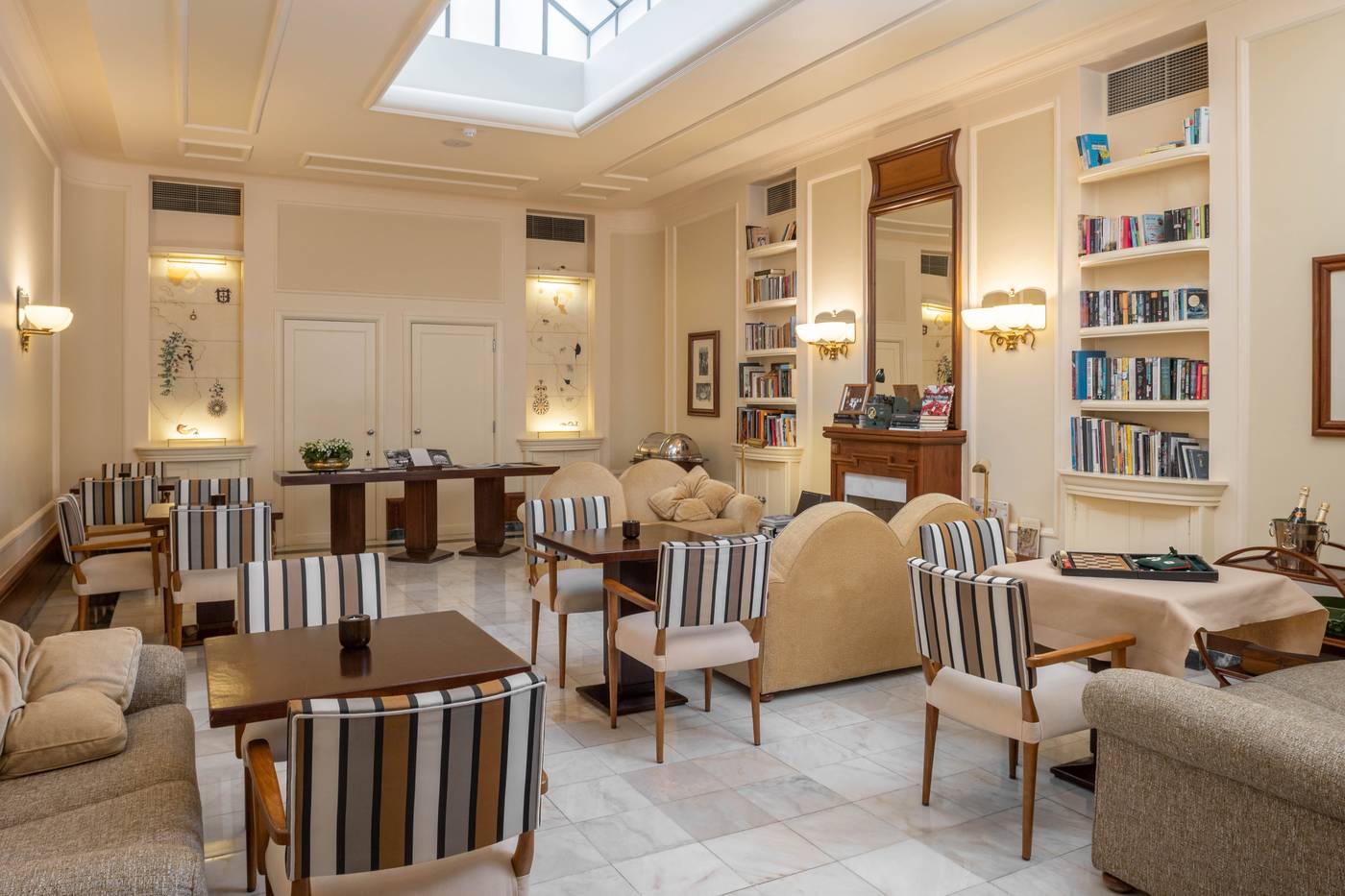 Hotel-Britania-Art-Deco-Lisbon-Heritage-Collection-Lobby-2