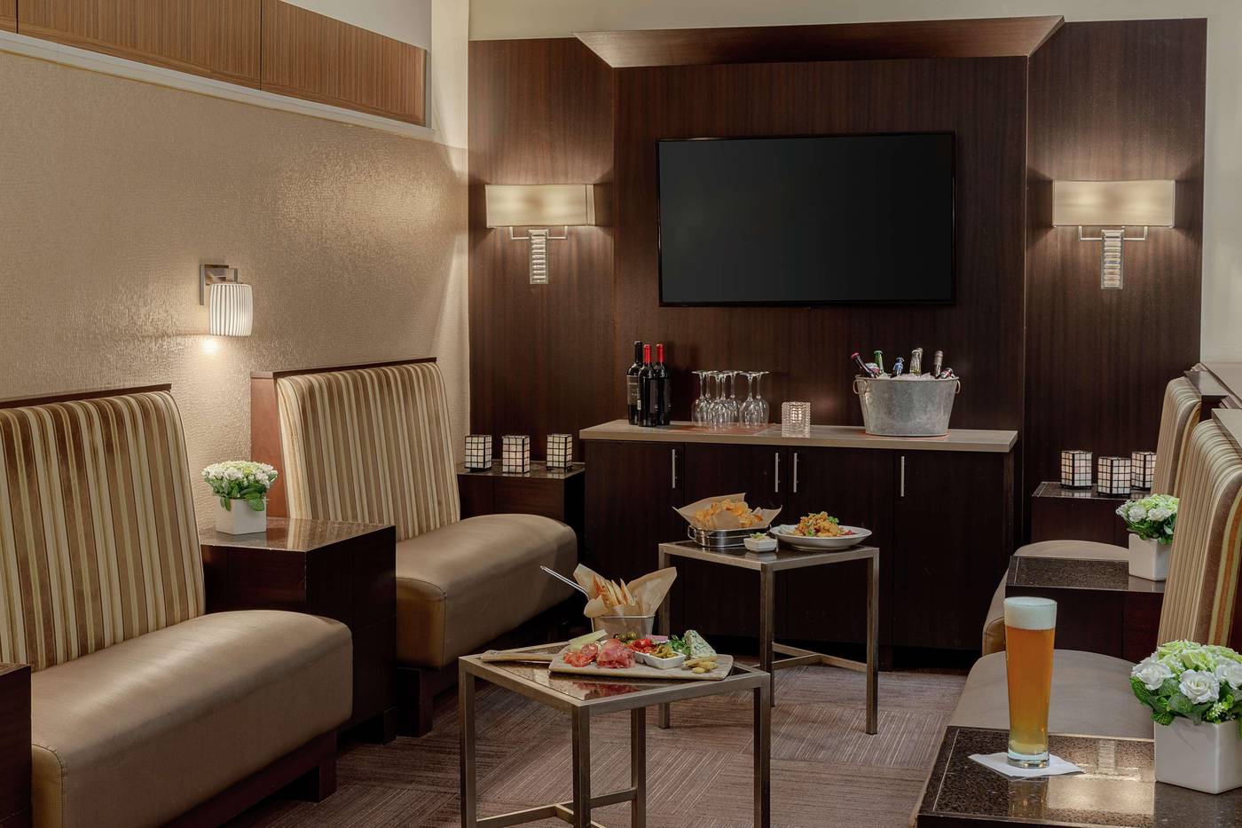 DoubleTree-Suites-by-Hilton-Hotel-Boston-Cambridge-Restaurant-6