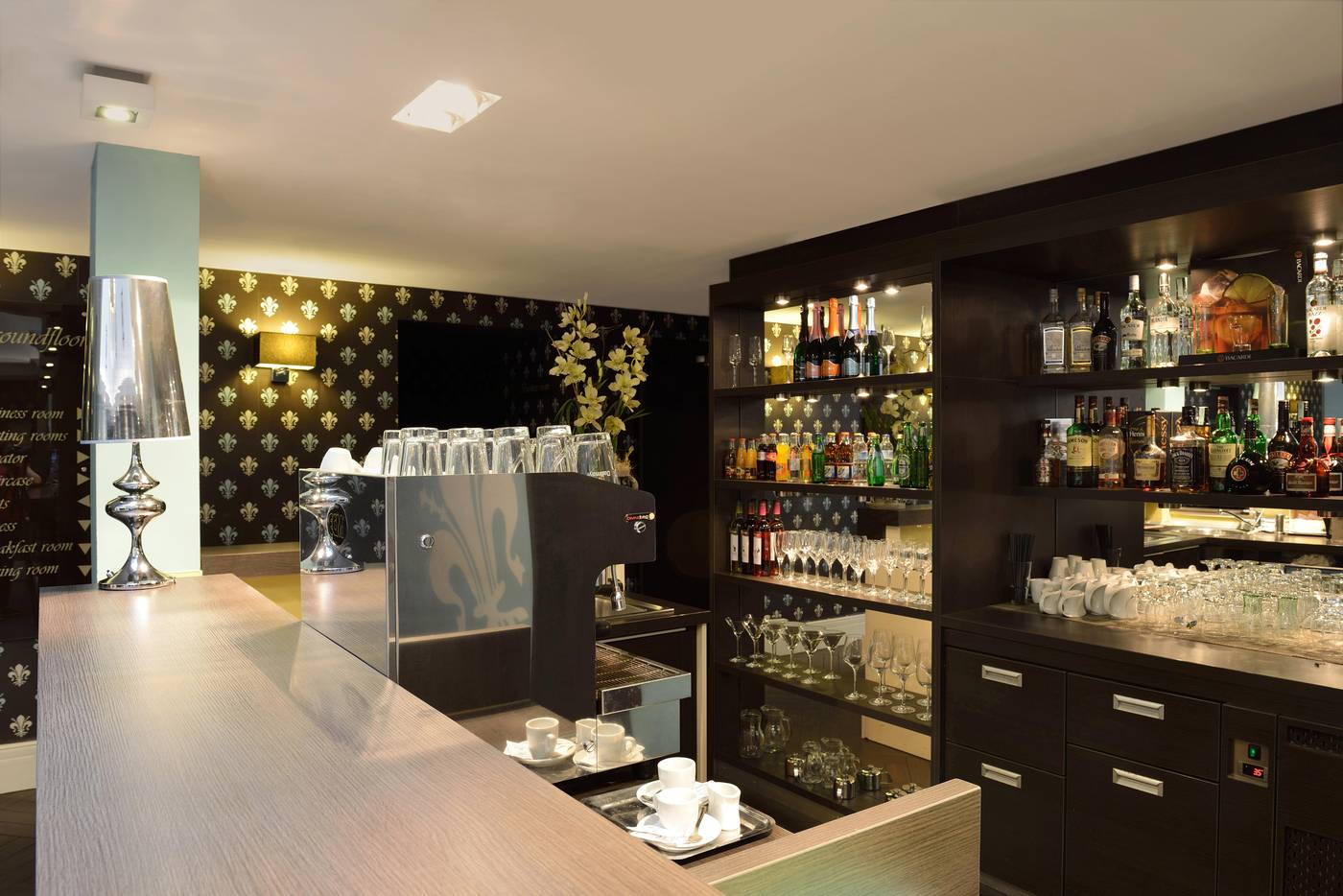 La-Prima-Fashion-Hotel-Bar-12