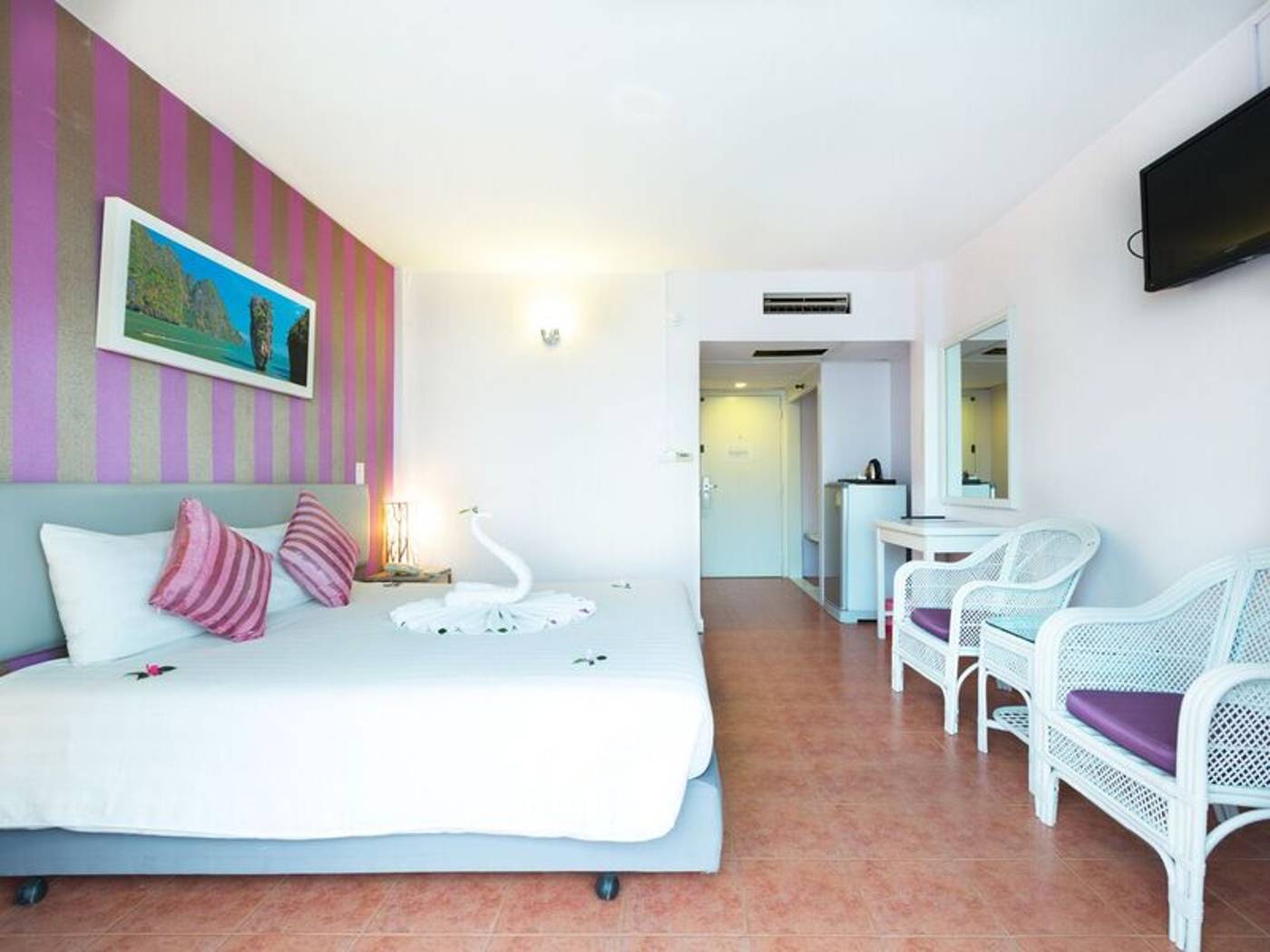 ON-Hotel-Phuket-Room-12