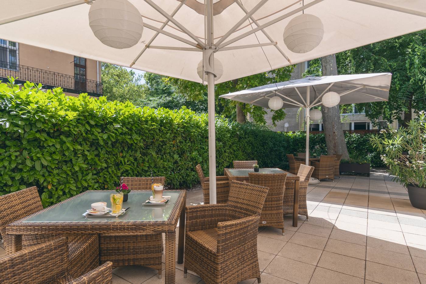 Hotel-Lion-s-Garden-Terrace-1