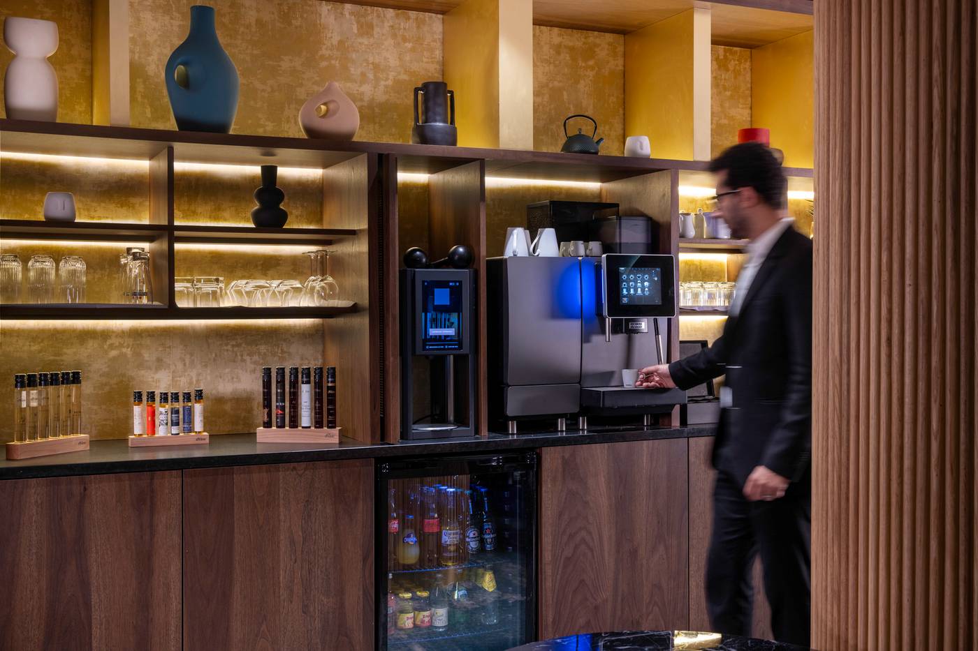 La-Villa-Maillot---Arc-de-Triomphe-Bar-25